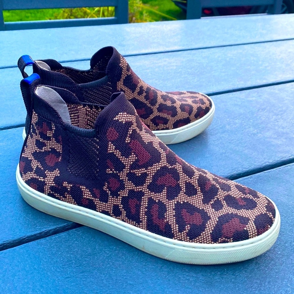 Rothy’s Chelsea Sneaker in Wildcat Limited Edition Sneakers-NEW
